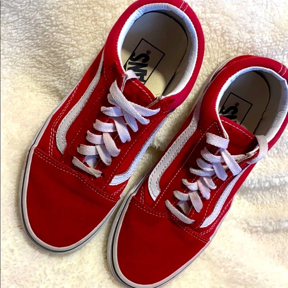 Red vans - Picture 1 of 3